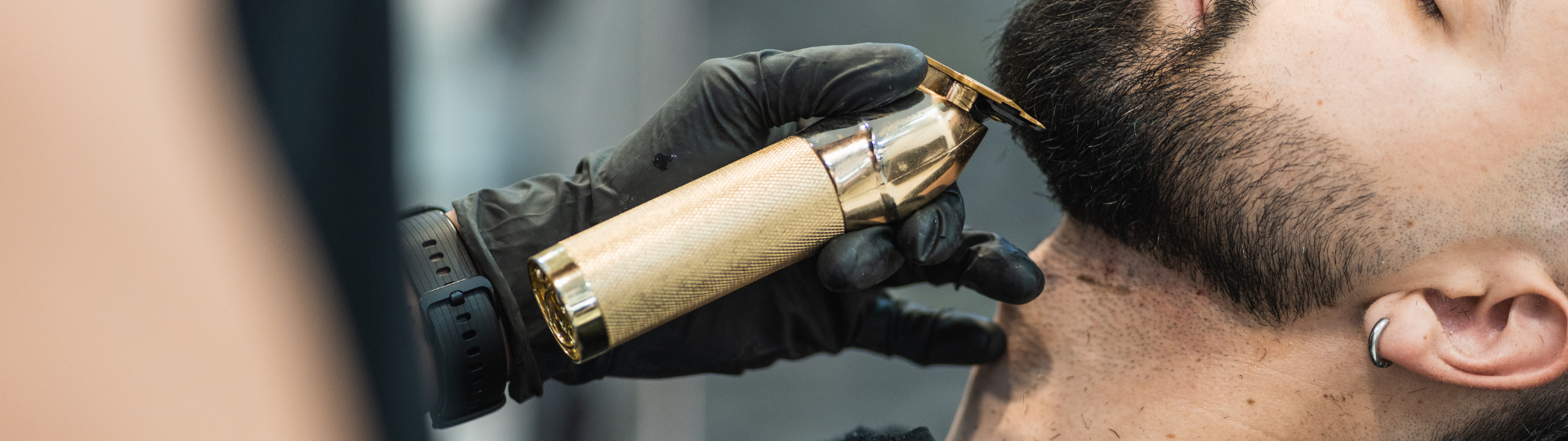 Szakáll- és bajuszápolás